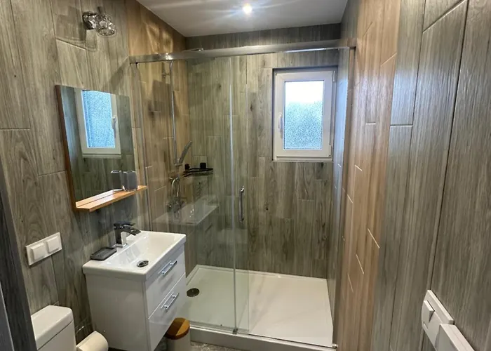 Feriehus Domek Nad Rzeka Zelazno (Klodzko)